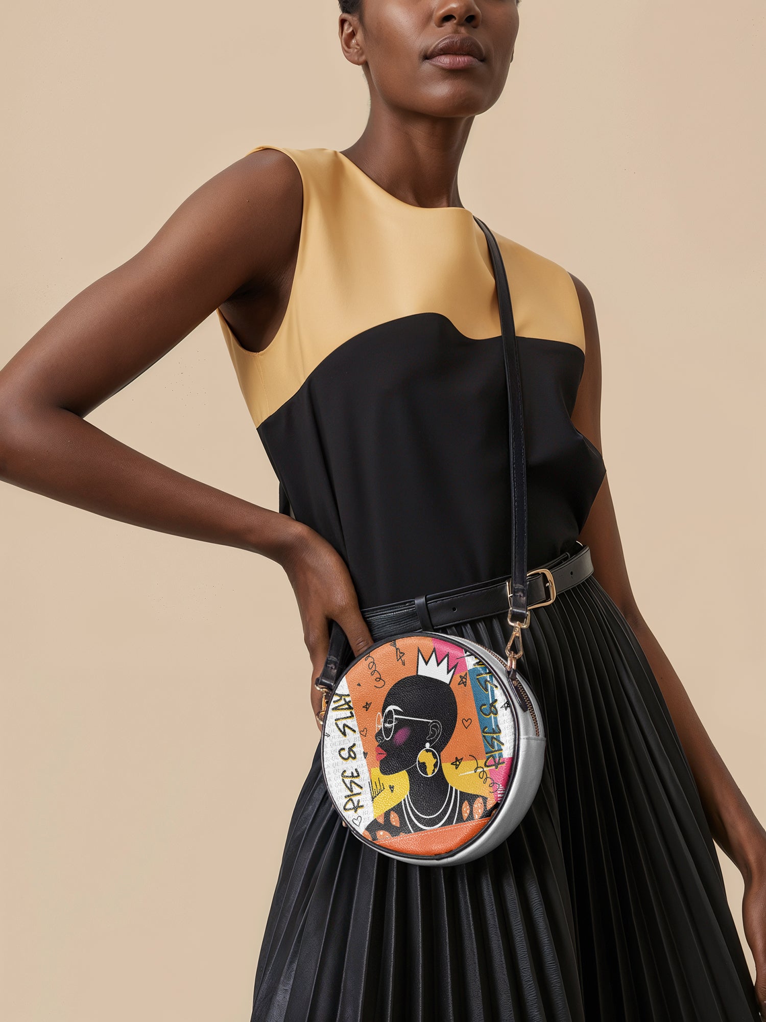"Baridi" Circle Crossbody Bag