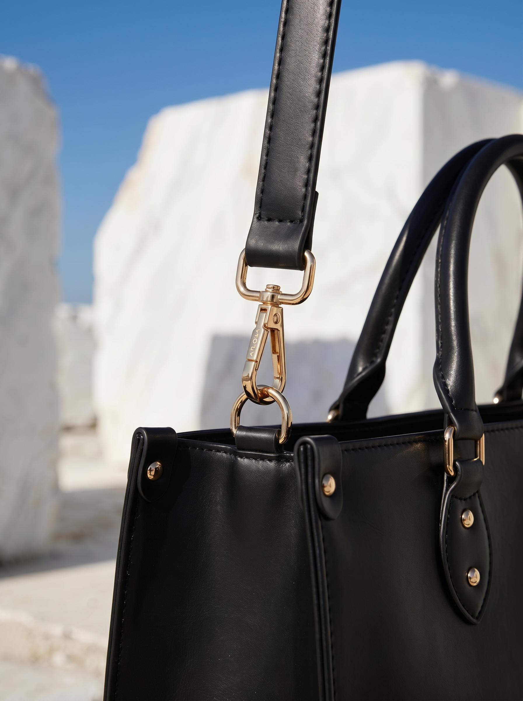 "Serwa" Black Leather Handbag