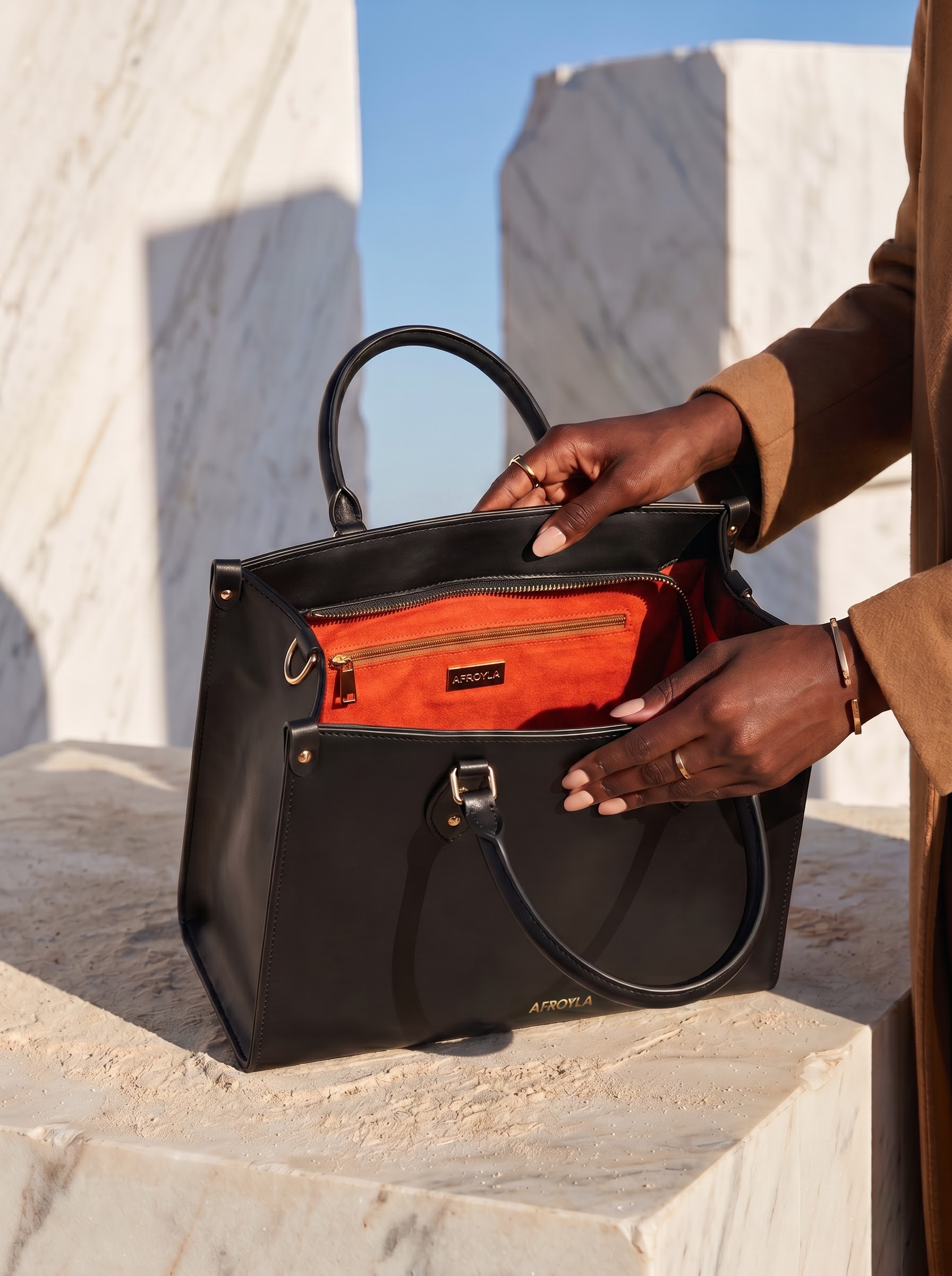 "Serwa" Black Leather Handbag